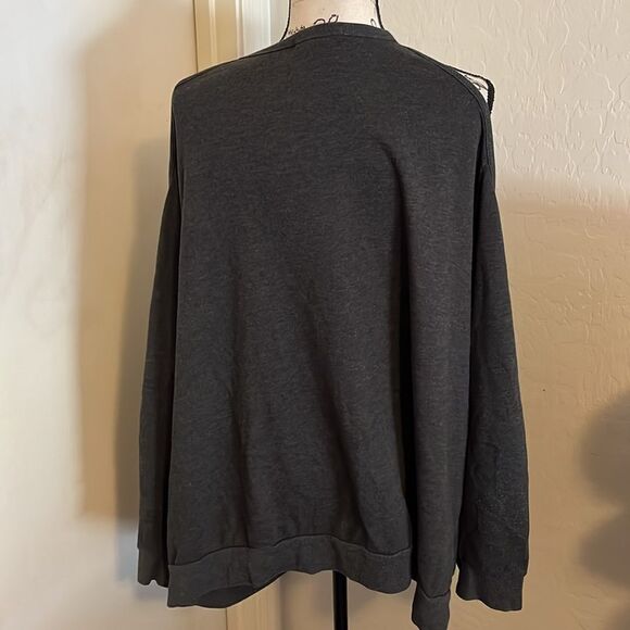 Torrid Poison Band Every Rose Has It’s Thorn Graphic Cold Shoulder Sweatshirt - Picture 7 of 14